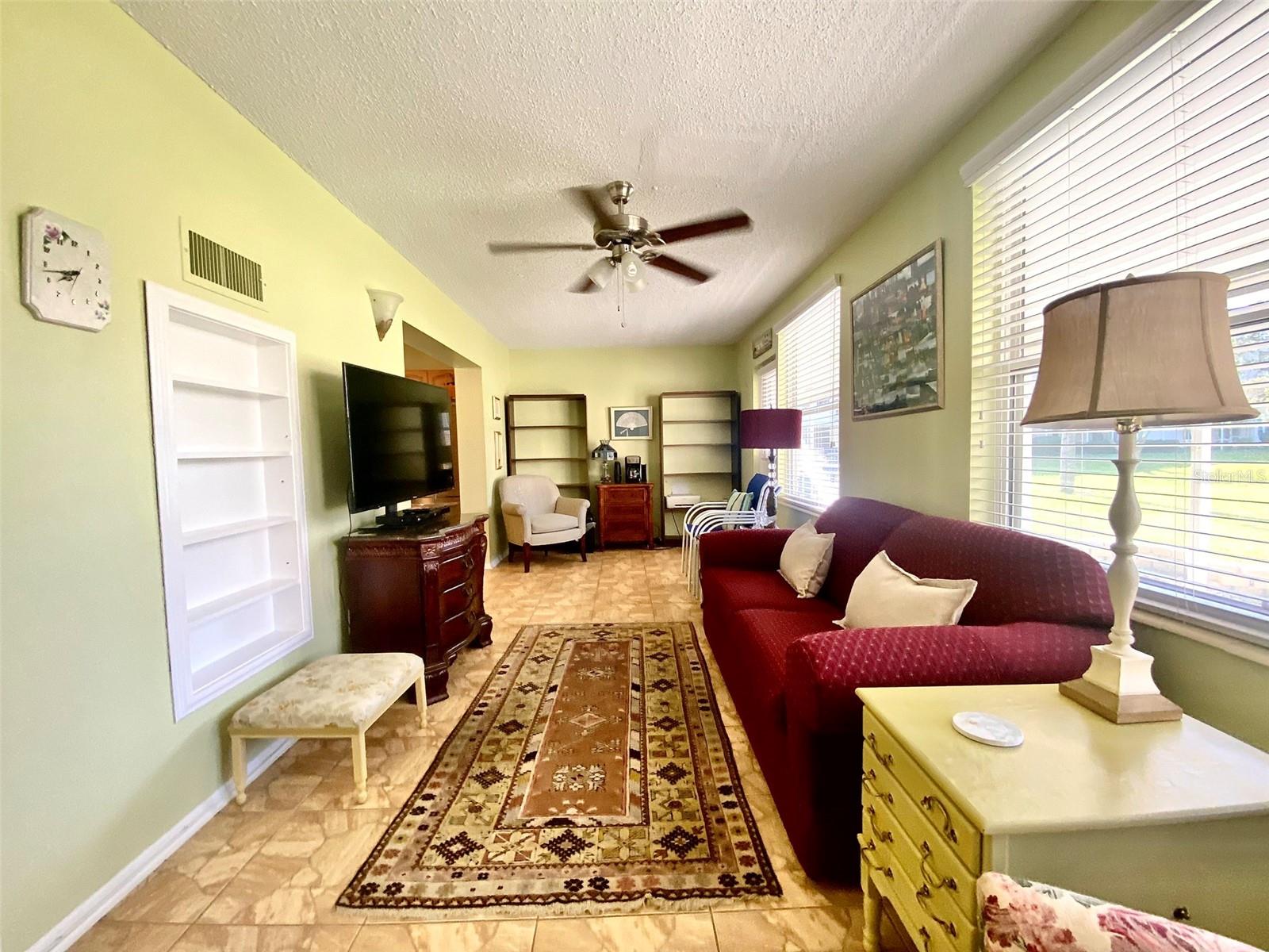 ON TOP OF THE WORLD - Residential