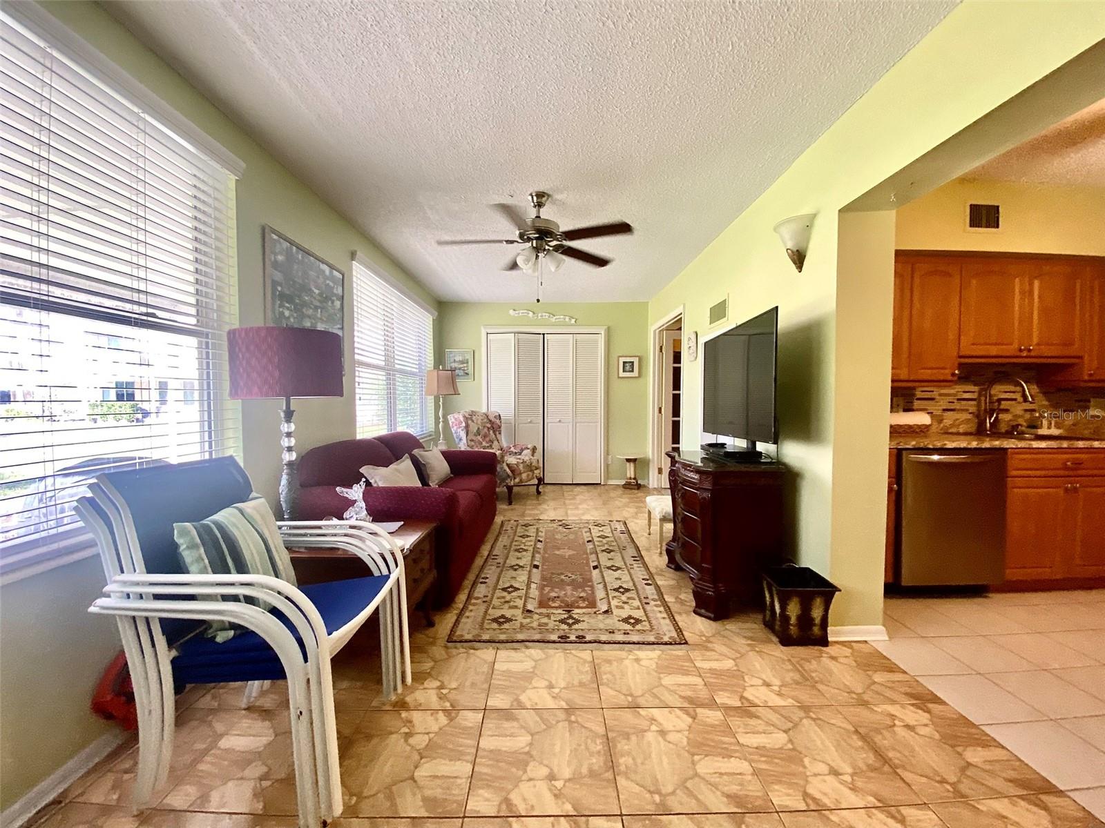 ON TOP OF THE WORLD - Residential