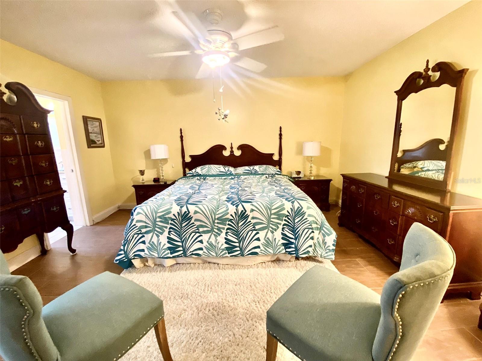 ON TOP OF THE WORLD - Residential