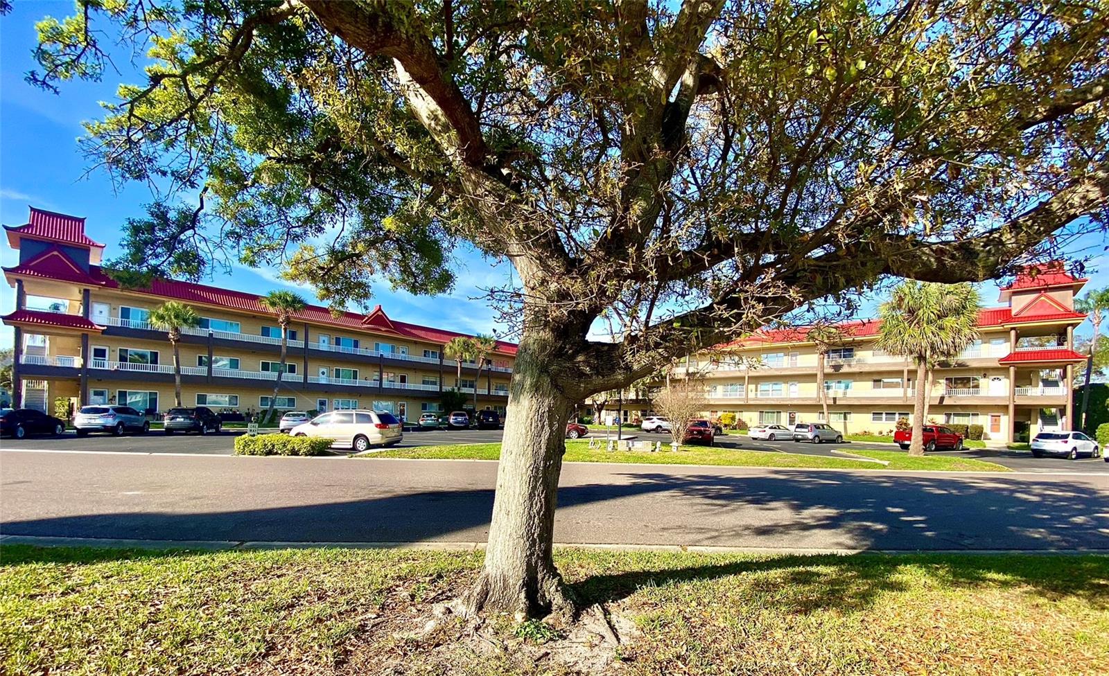 ON TOP OF THE WORLD - Residential