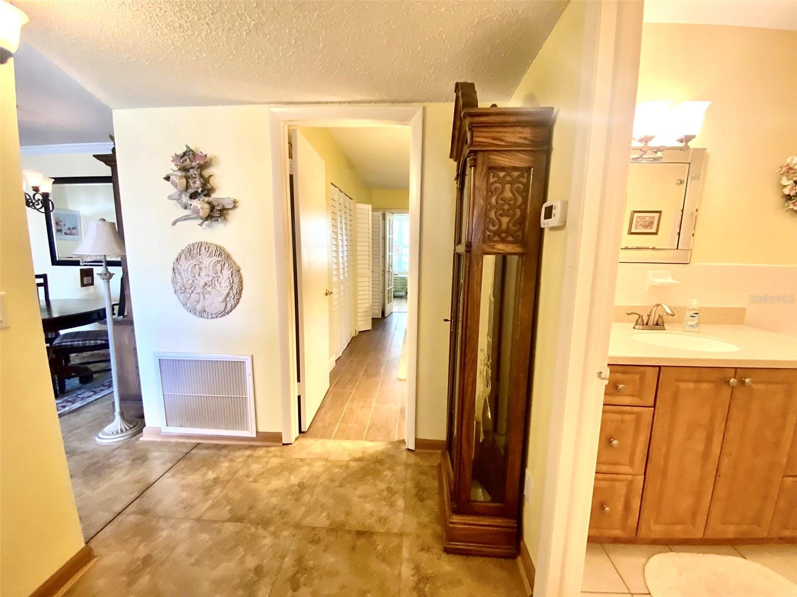 ON TOP OF THE WORLD - Residential