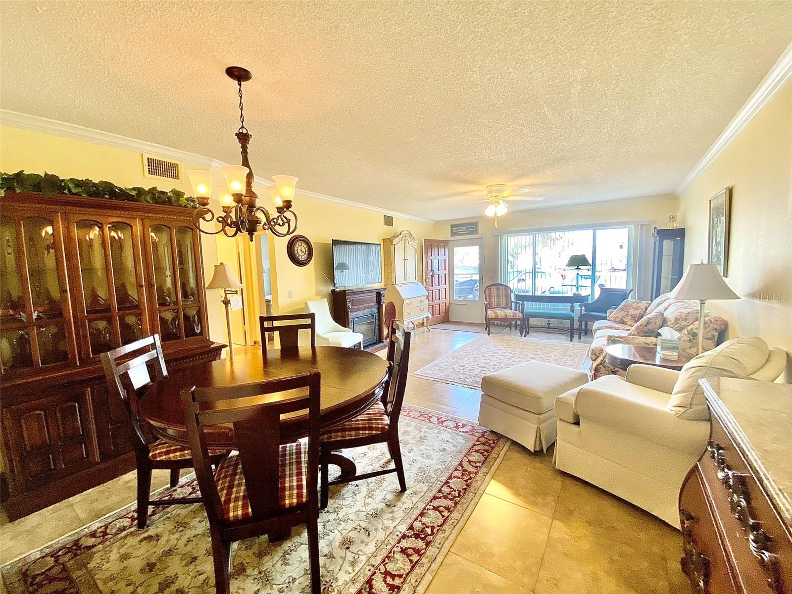 ON TOP OF THE WORLD - Residential