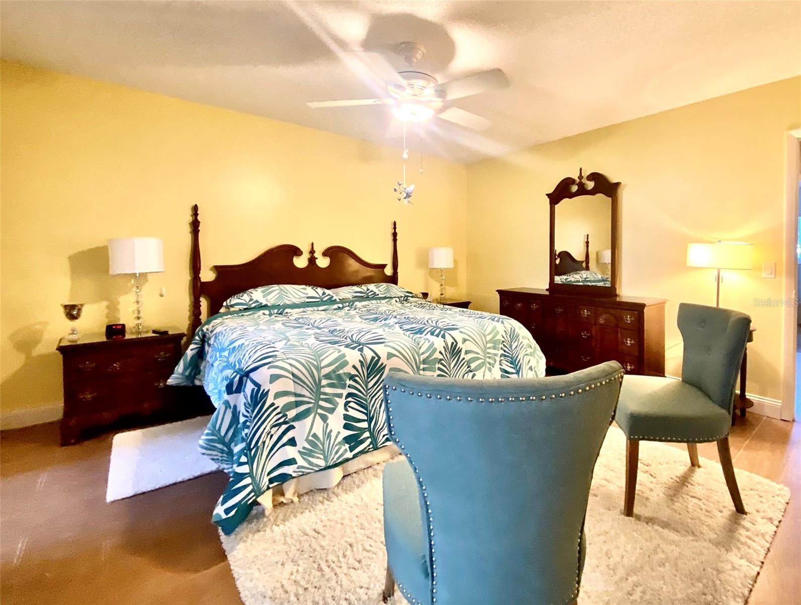 ON TOP OF THE WORLD - Residential