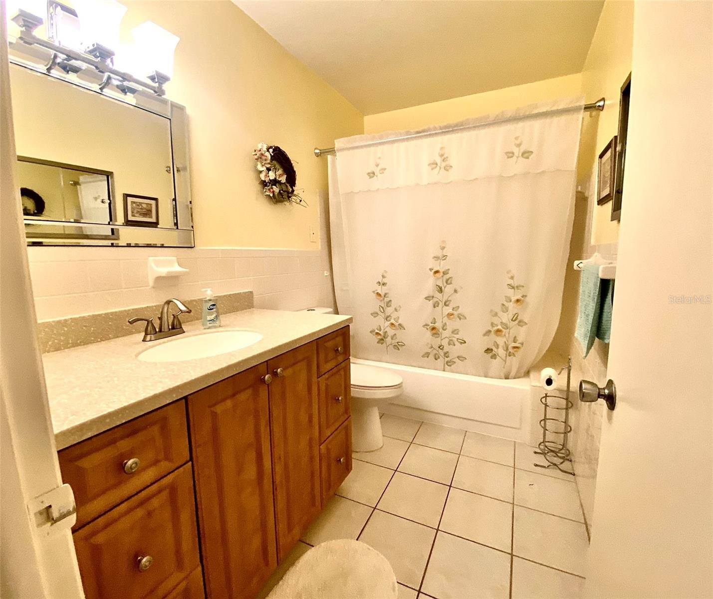 ON TOP OF THE WORLD - Residential