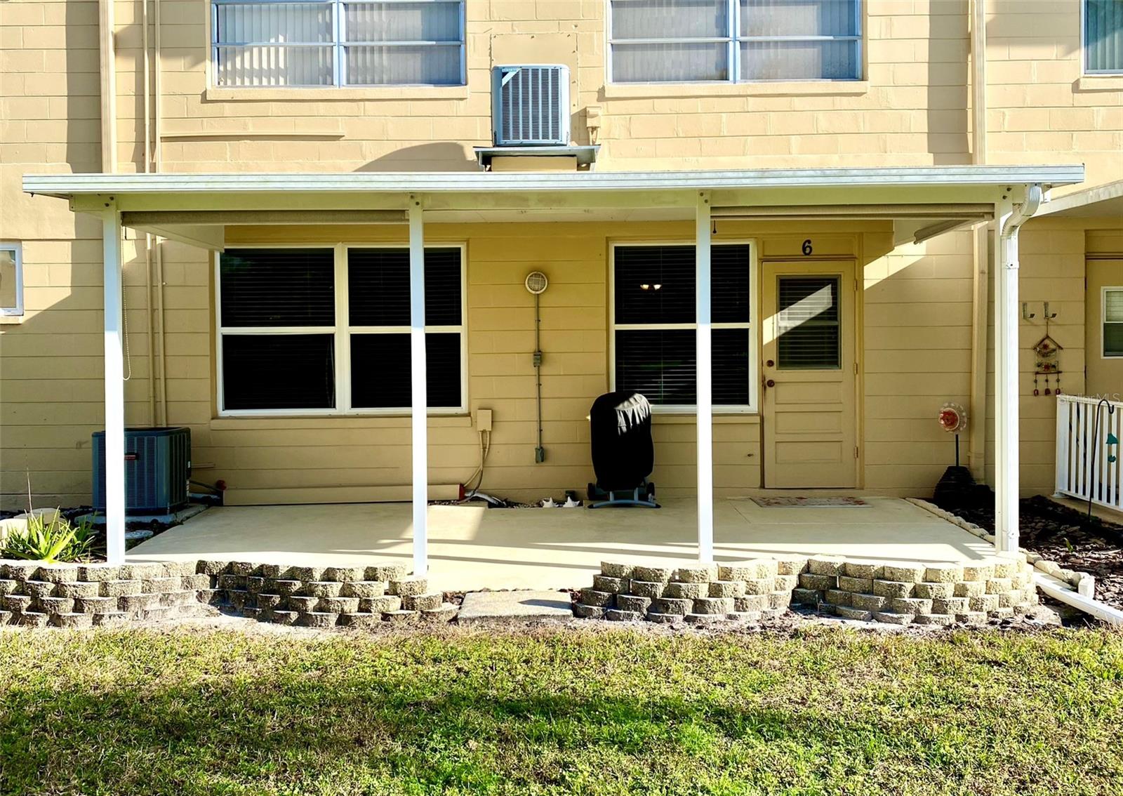 ON TOP OF THE WORLD - Residential