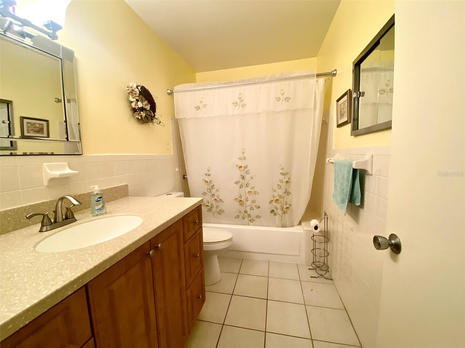 ON TOP OF THE WORLD - Residential