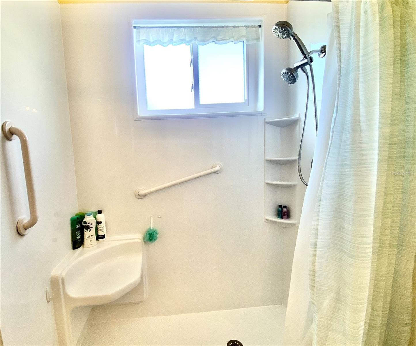 ON TOP OF THE WORLD - Residential