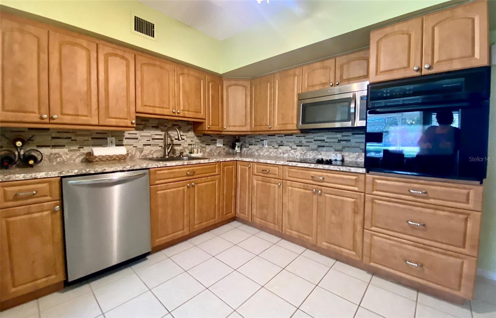 ON TOP OF THE WORLD - Residential