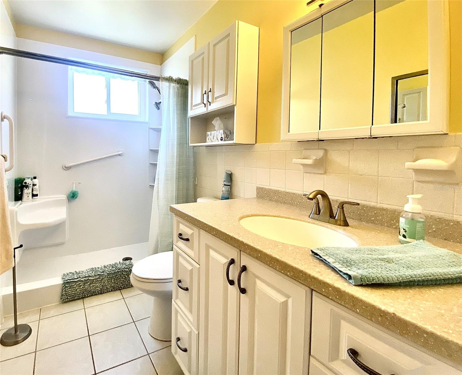 ON TOP OF THE WORLD - Residential