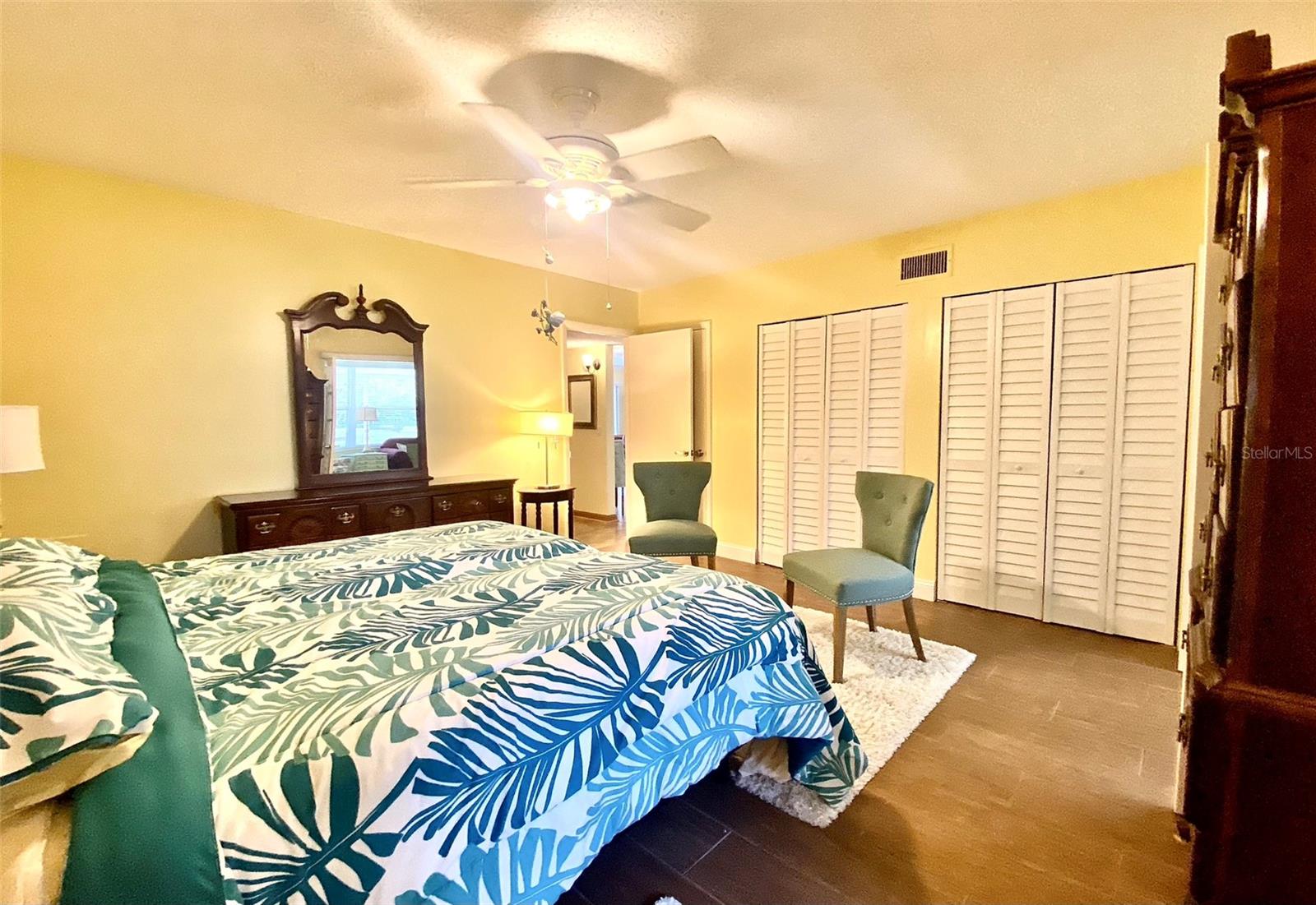 ON TOP OF THE WORLD - Residential