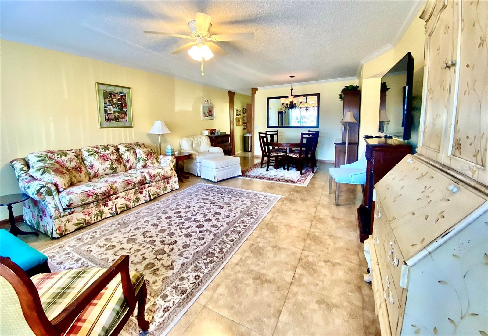 ON TOP OF THE WORLD - Residential