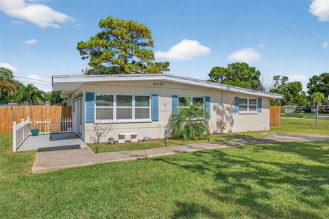 Photo of 8486 Pelican Lane, Seminole, FL 33777 (MLS # TB8431614)