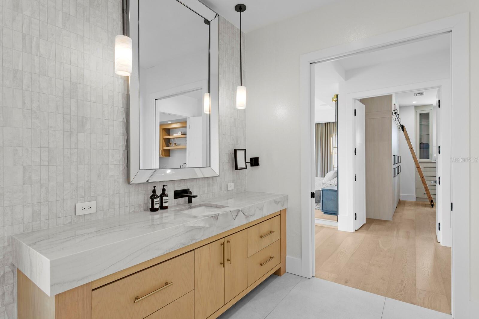SUNSET PARK ISLES UNIT 2 - Residential