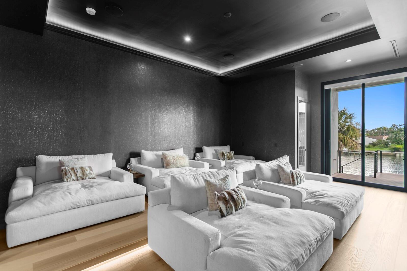 SUNSET PARK ISLES UNIT 2 - Residential