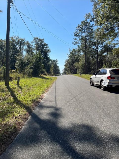 A home in DUNNELLON