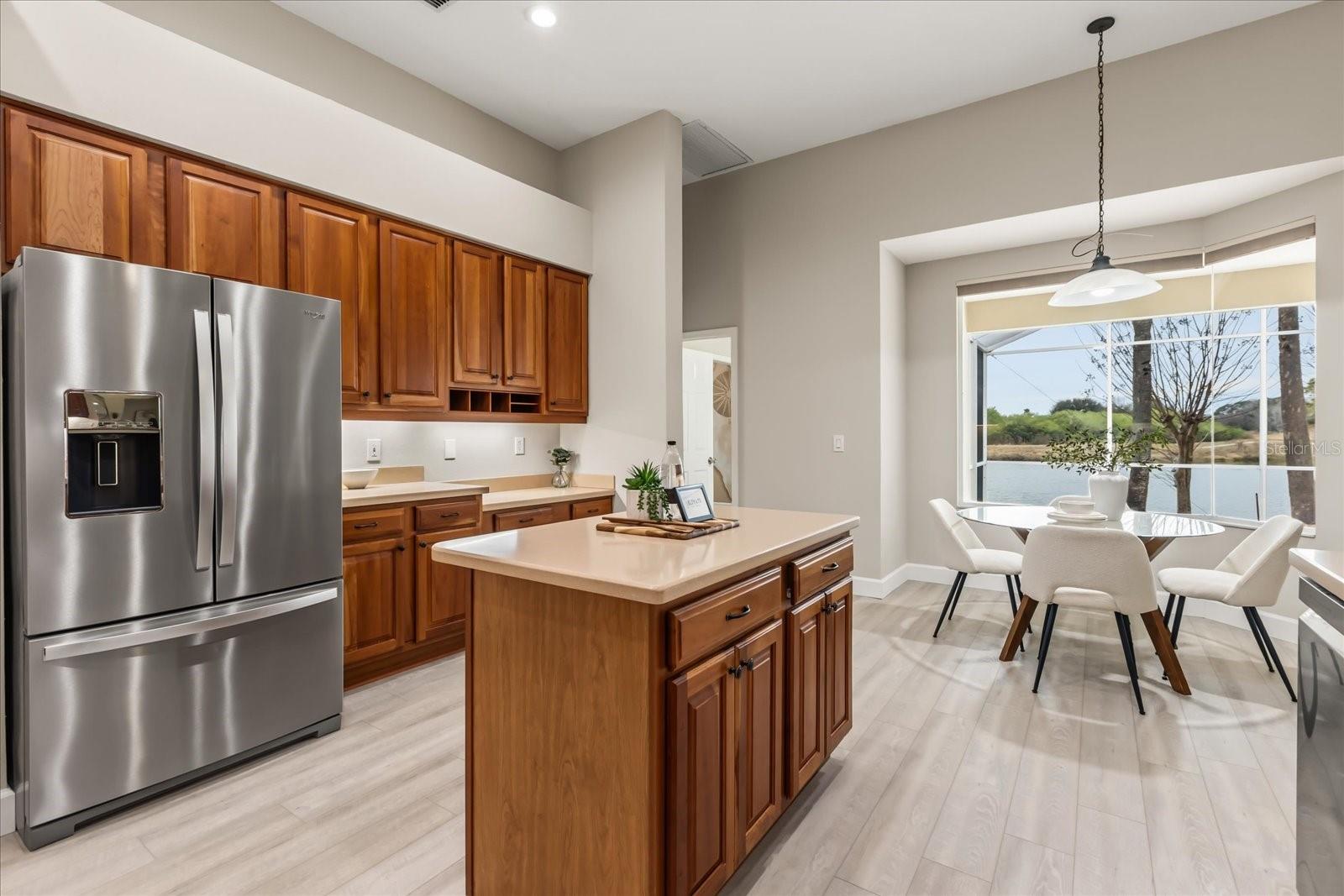 KINGS POINTE - Residential