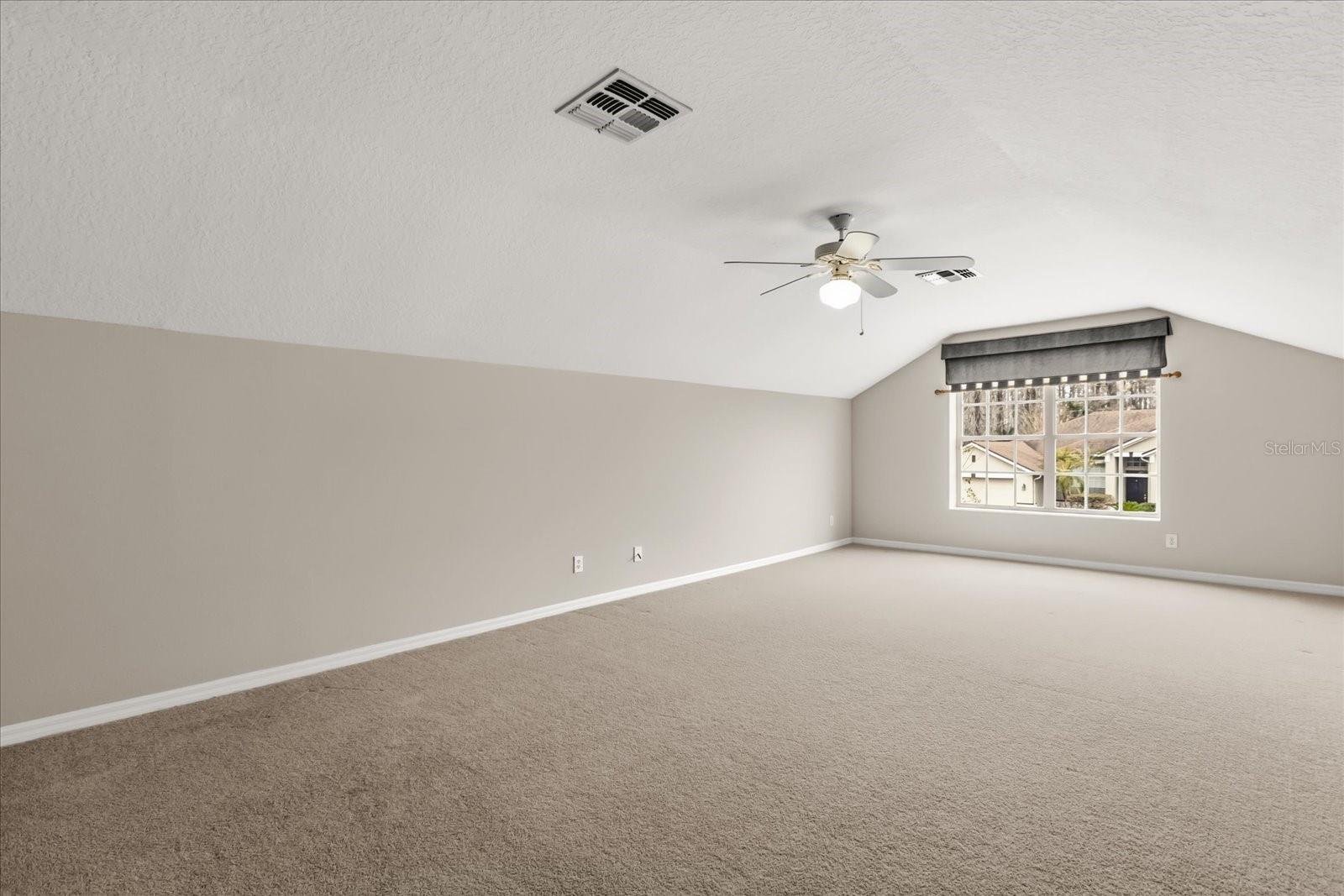 KINGS POINTE - Residential