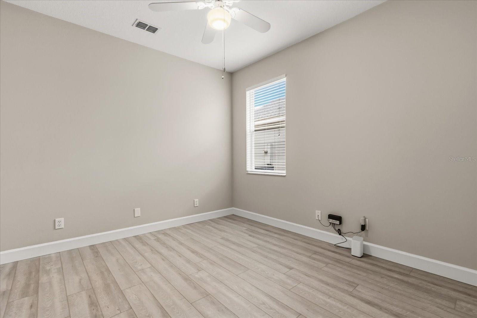 KINGS POINTE - Residential