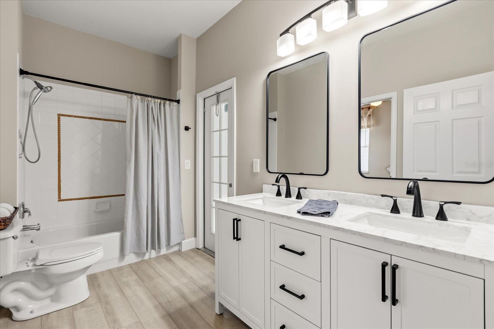 KINGS POINTE - Residential