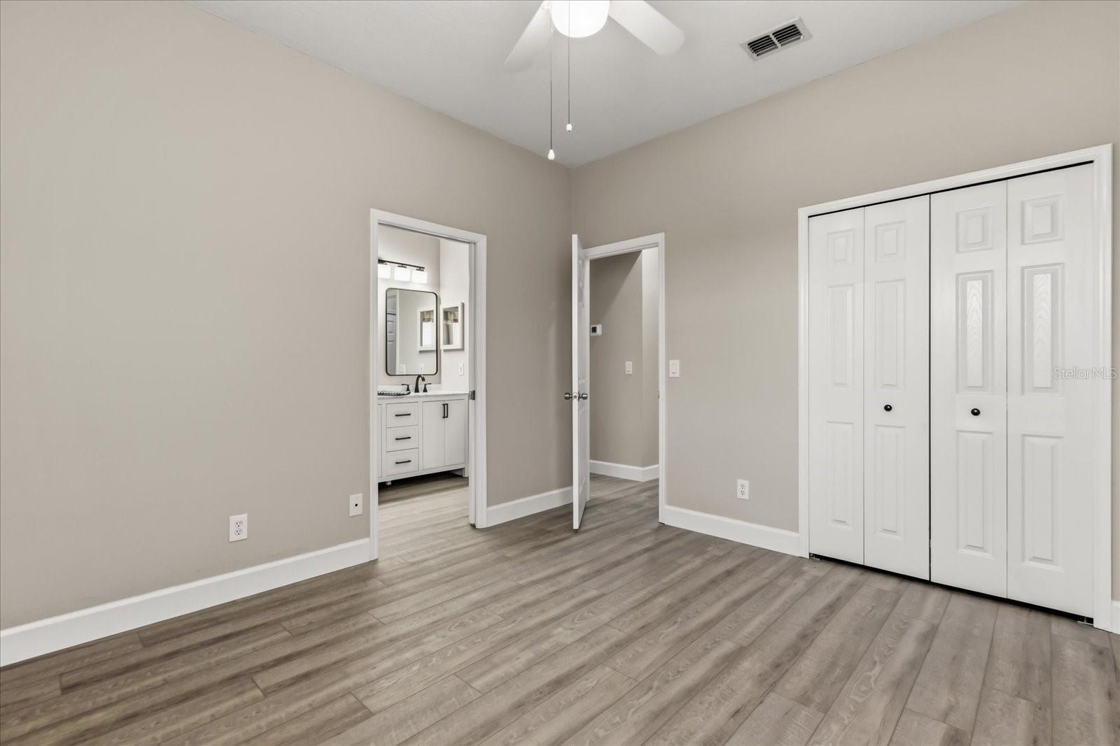 KINGS POINTE - Residential