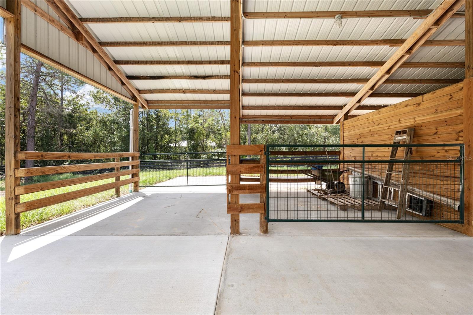 PINE RIDGE FARMS - Residential