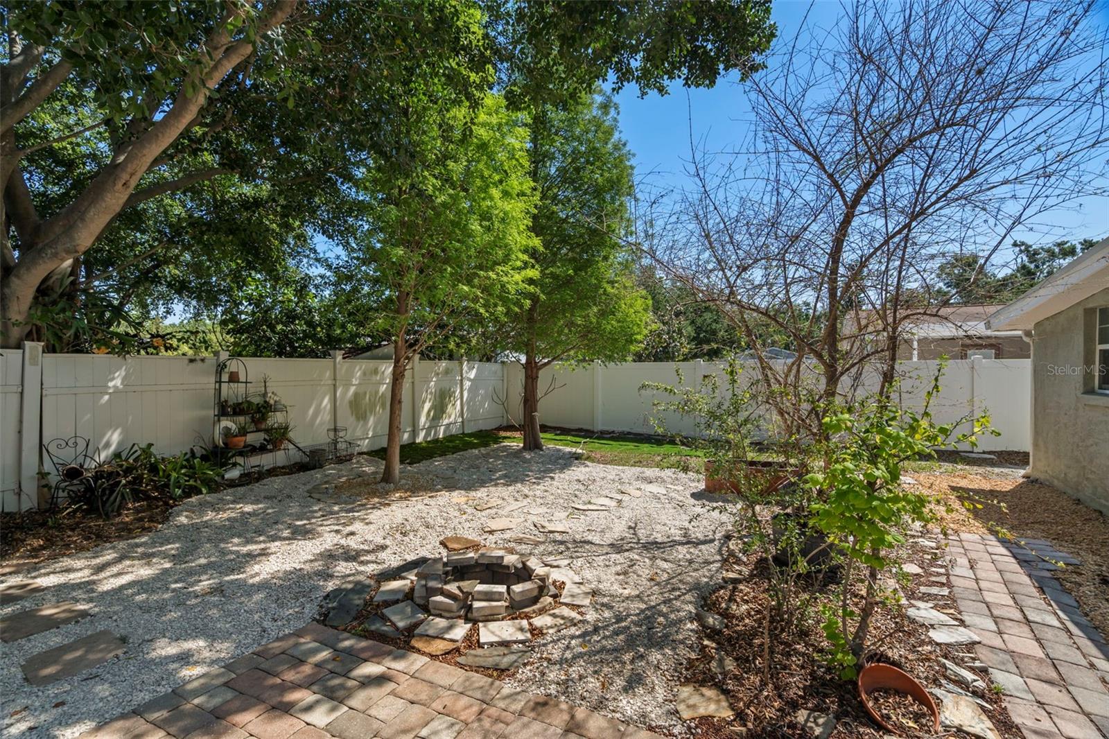 TROPICAL TERRACE - Residential