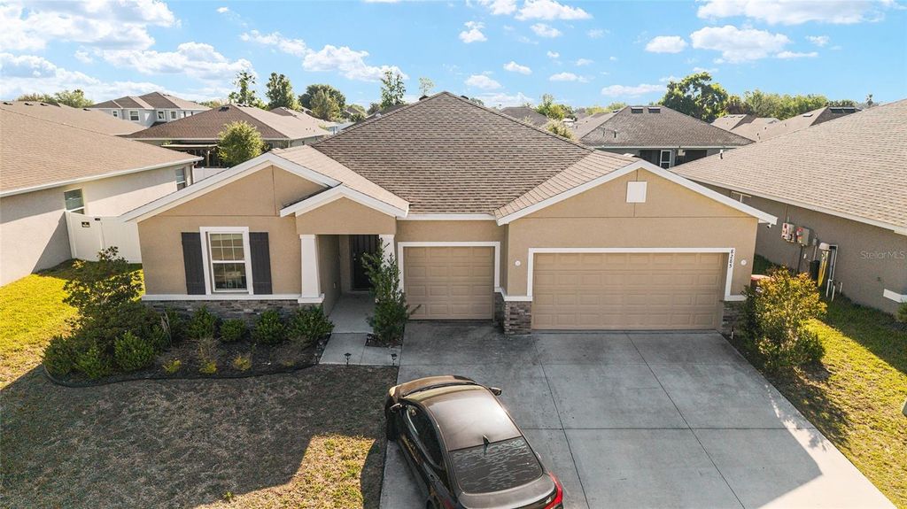 Photo of 8285 SW 58th Avenue, Ocala, FL 34476 (MLS # OM720693)