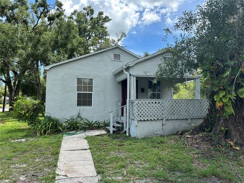 Photo of 7608 N Huntley Avenue, Tampa, FL 33604 (MLS # TB8424331)