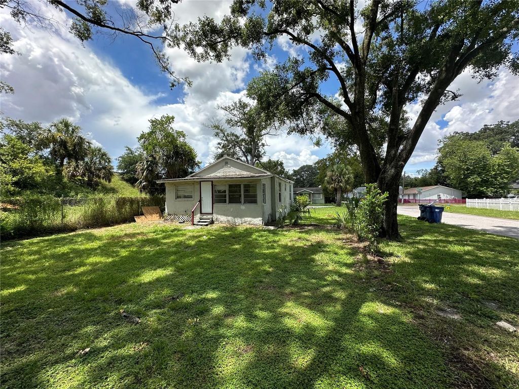Photo of 7608 N Huntley Avenue, Tampa, FL 33604 (MLS # TB8424331)