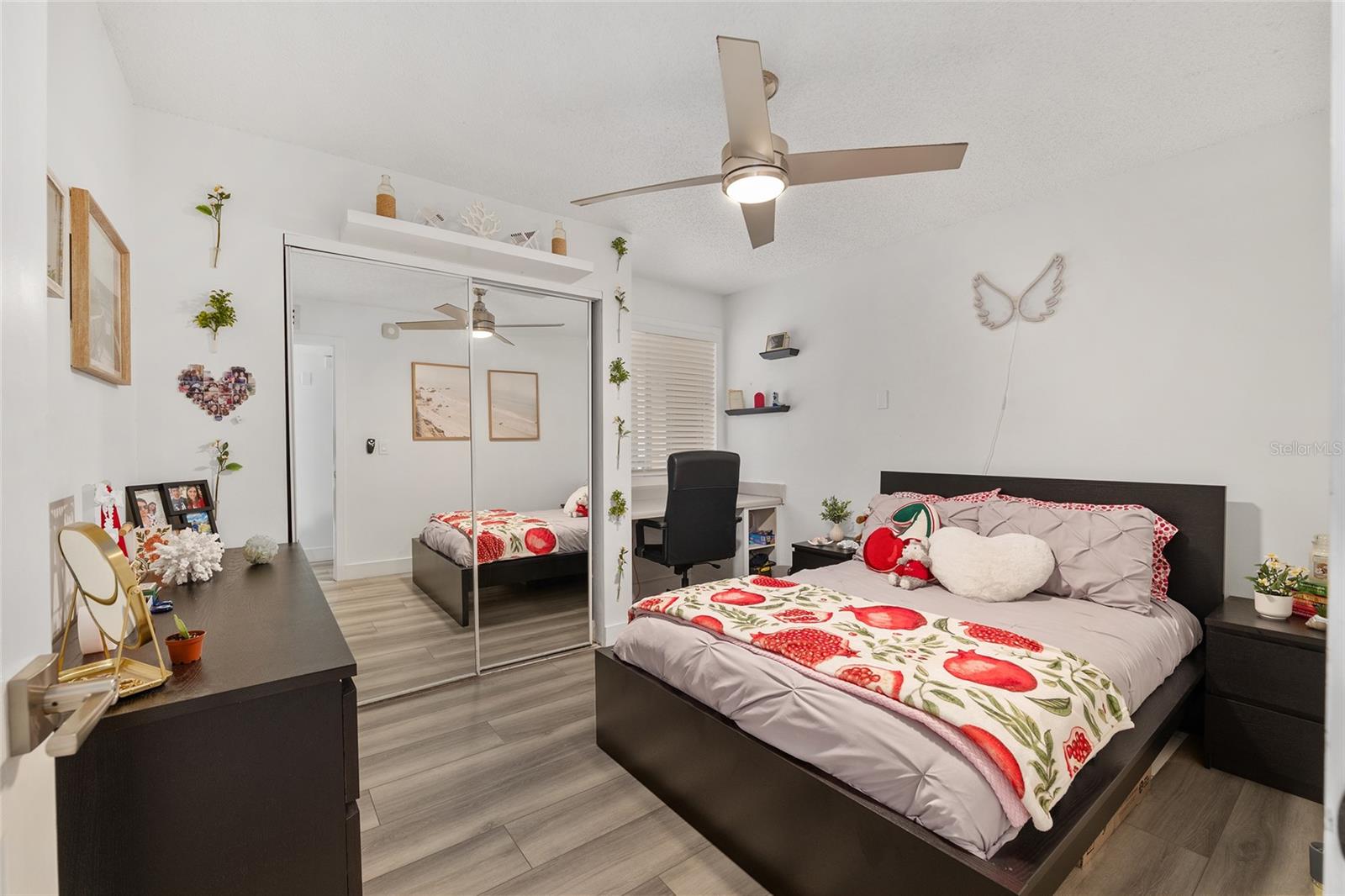 UNIVERSITY COMMONS - Residential