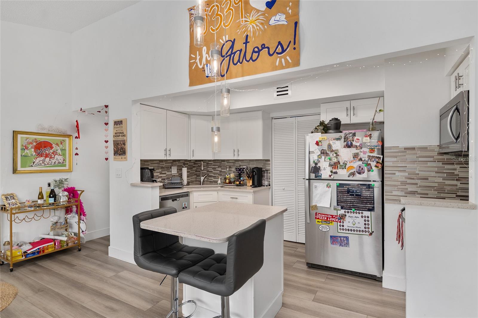 UNIVERSITY COMMONS - Residential