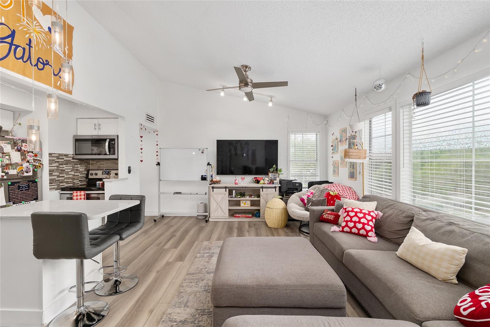 UNIVERSITY COMMONS - Residential