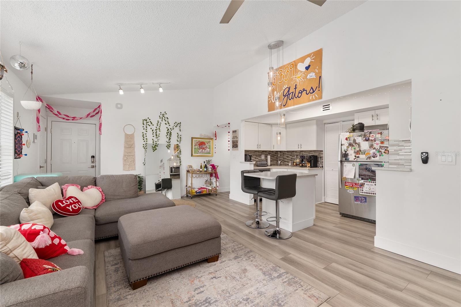 UNIVERSITY COMMONS - Residential