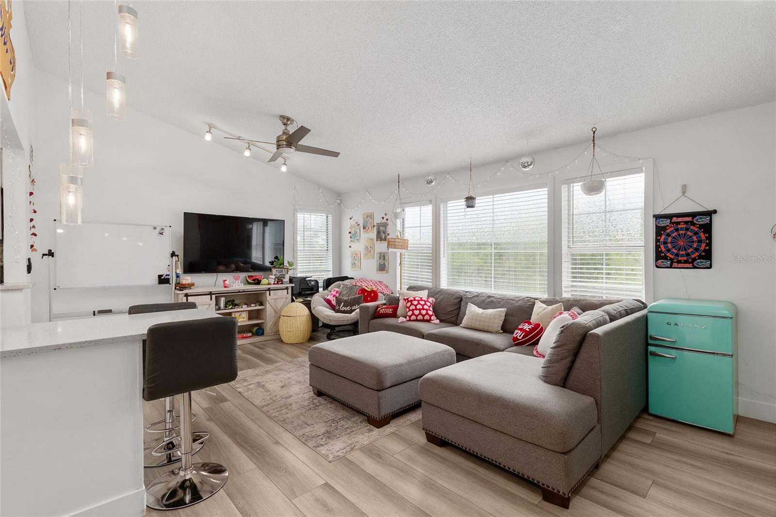 UNIVERSITY COMMONS - Residential