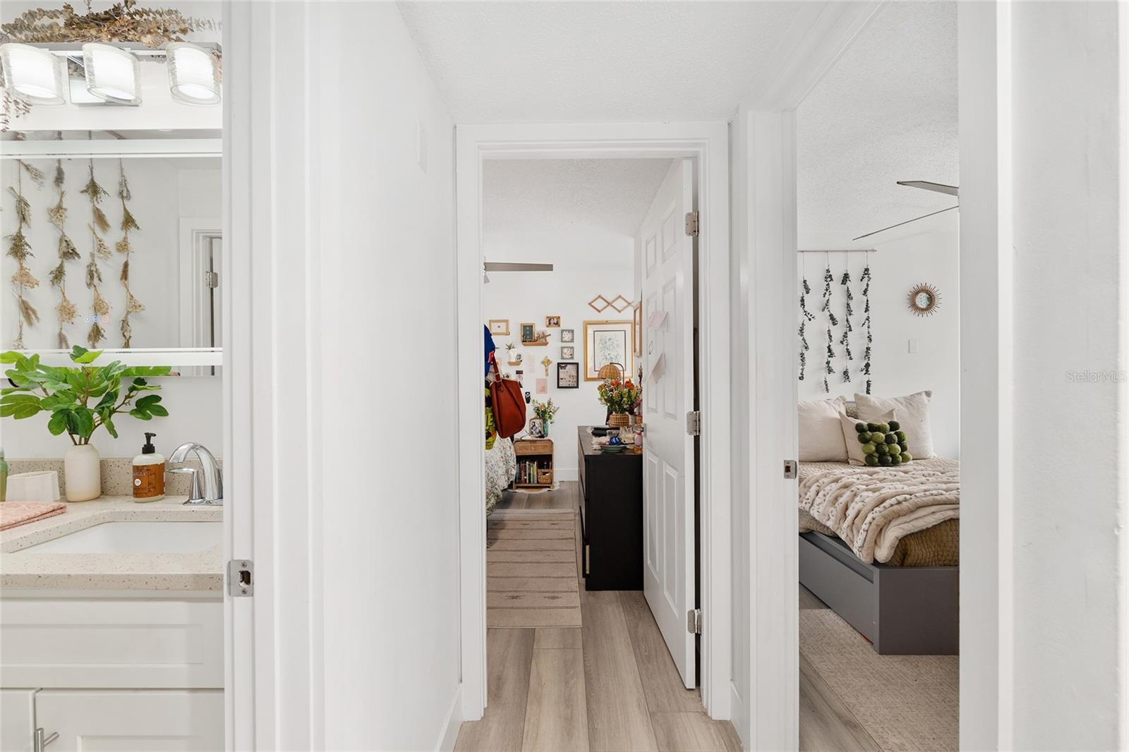 UNIVERSITY COMMONS - Residential