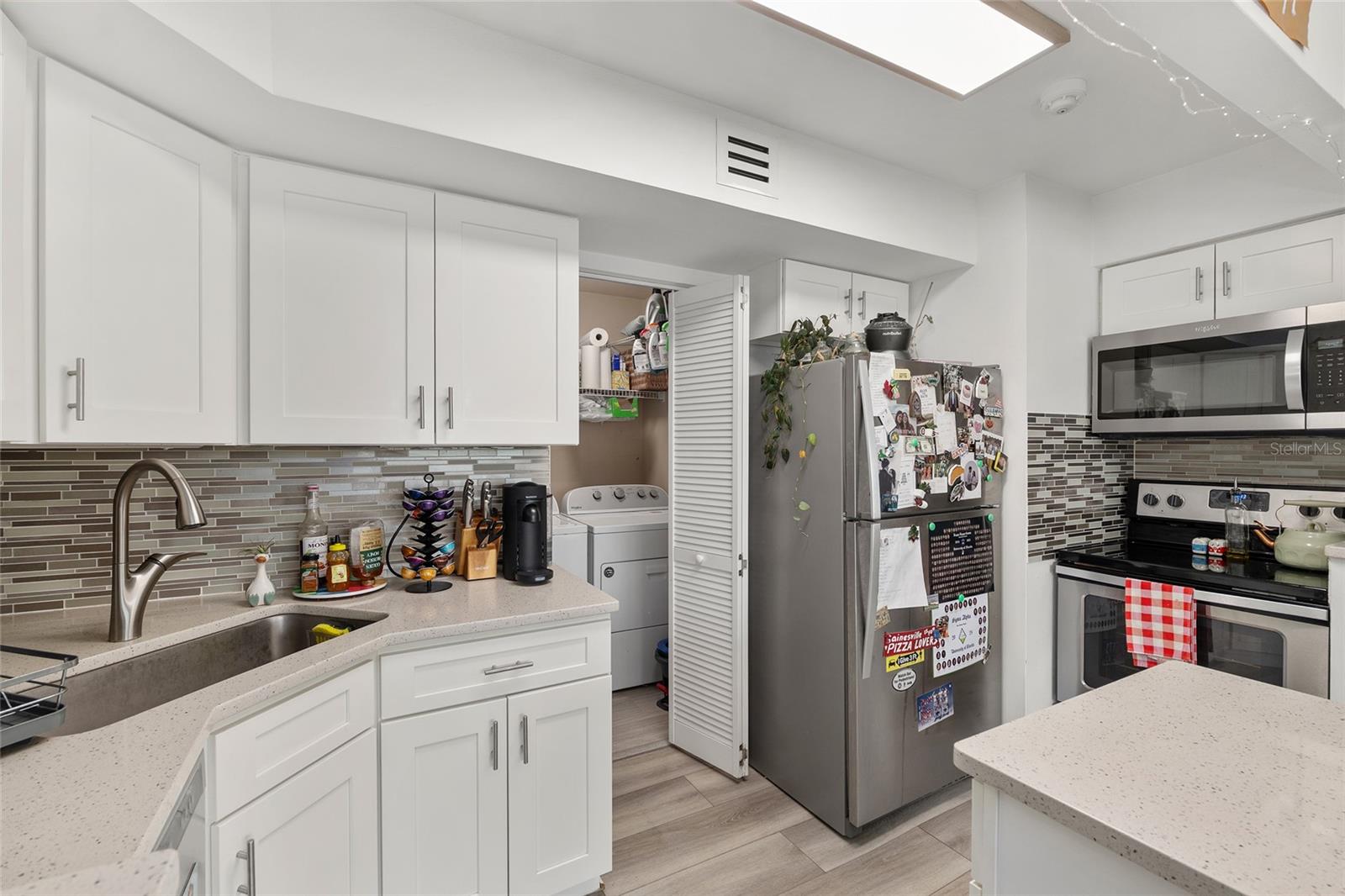 UNIVERSITY COMMONS - Residential