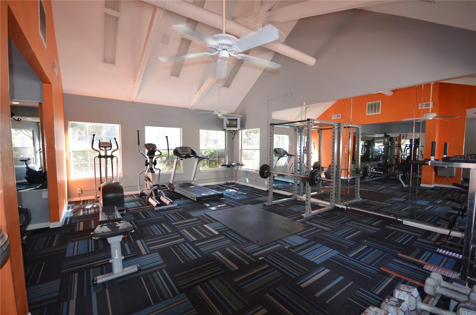 UNIVERSITY COMMONS - Residential