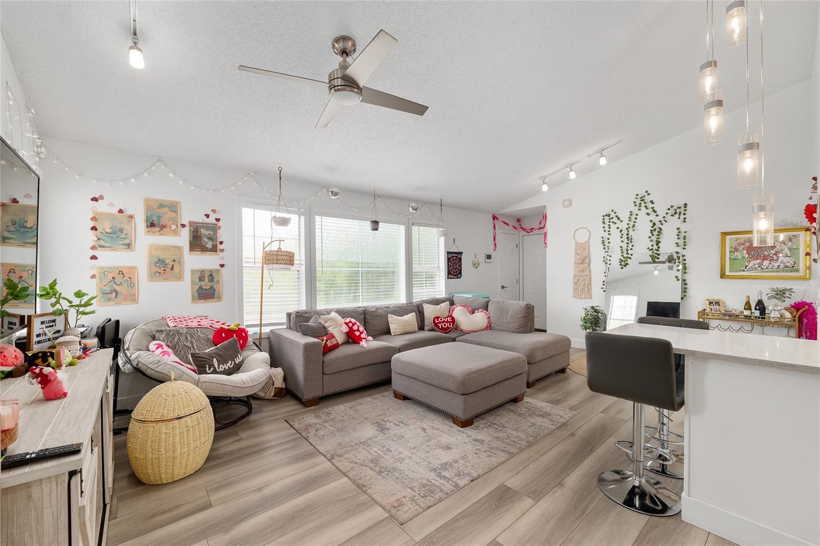 UNIVERSITY COMMONS - Residential