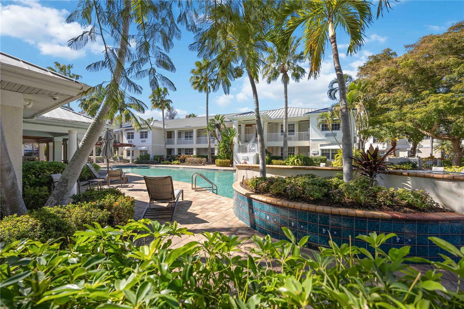 ACADEMY RESORT LODGE - Residential