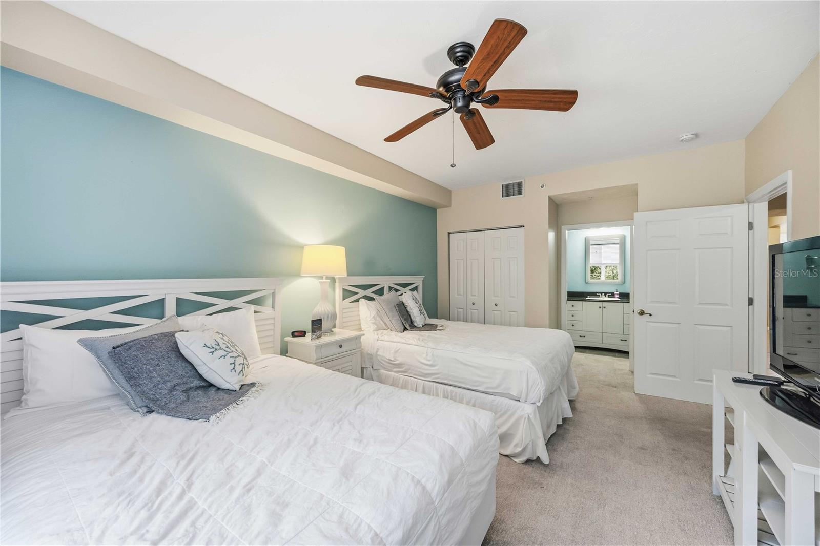 ACADEMY RESORT LODGE - Residential