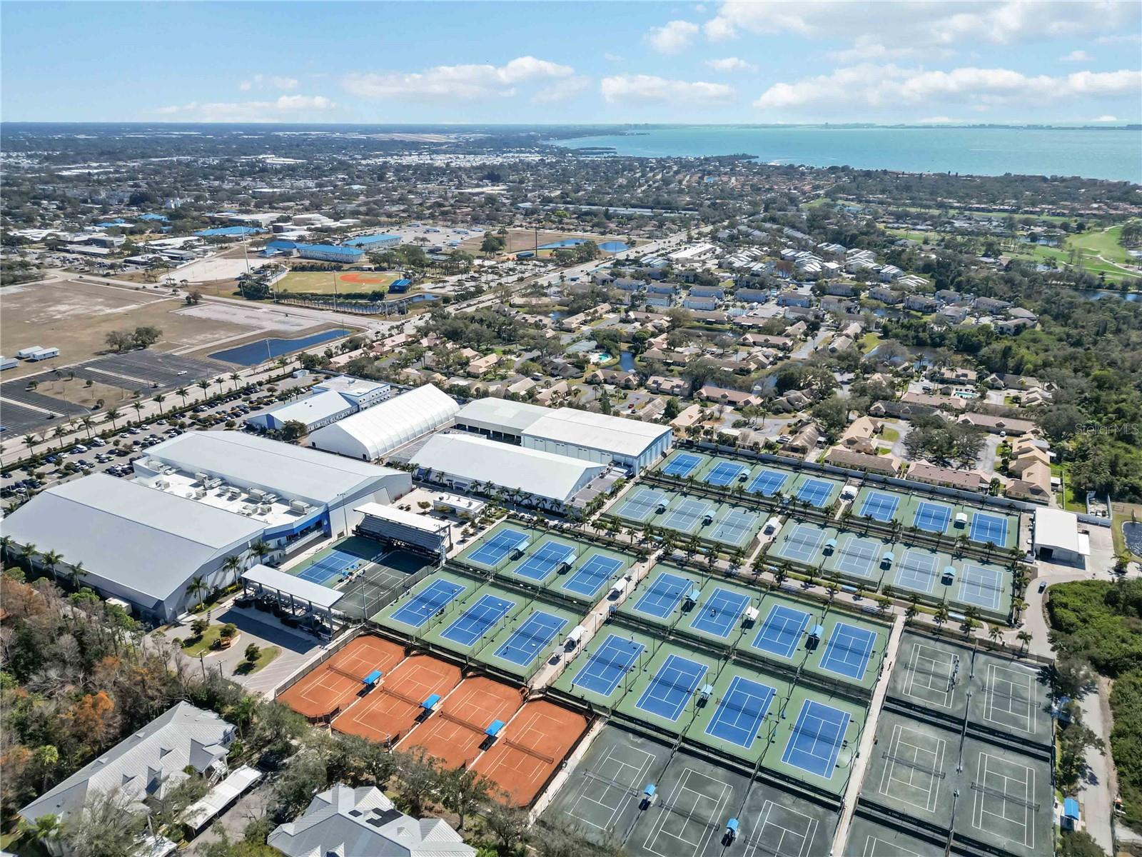 ACADEMY RESORT LODGE - Residential