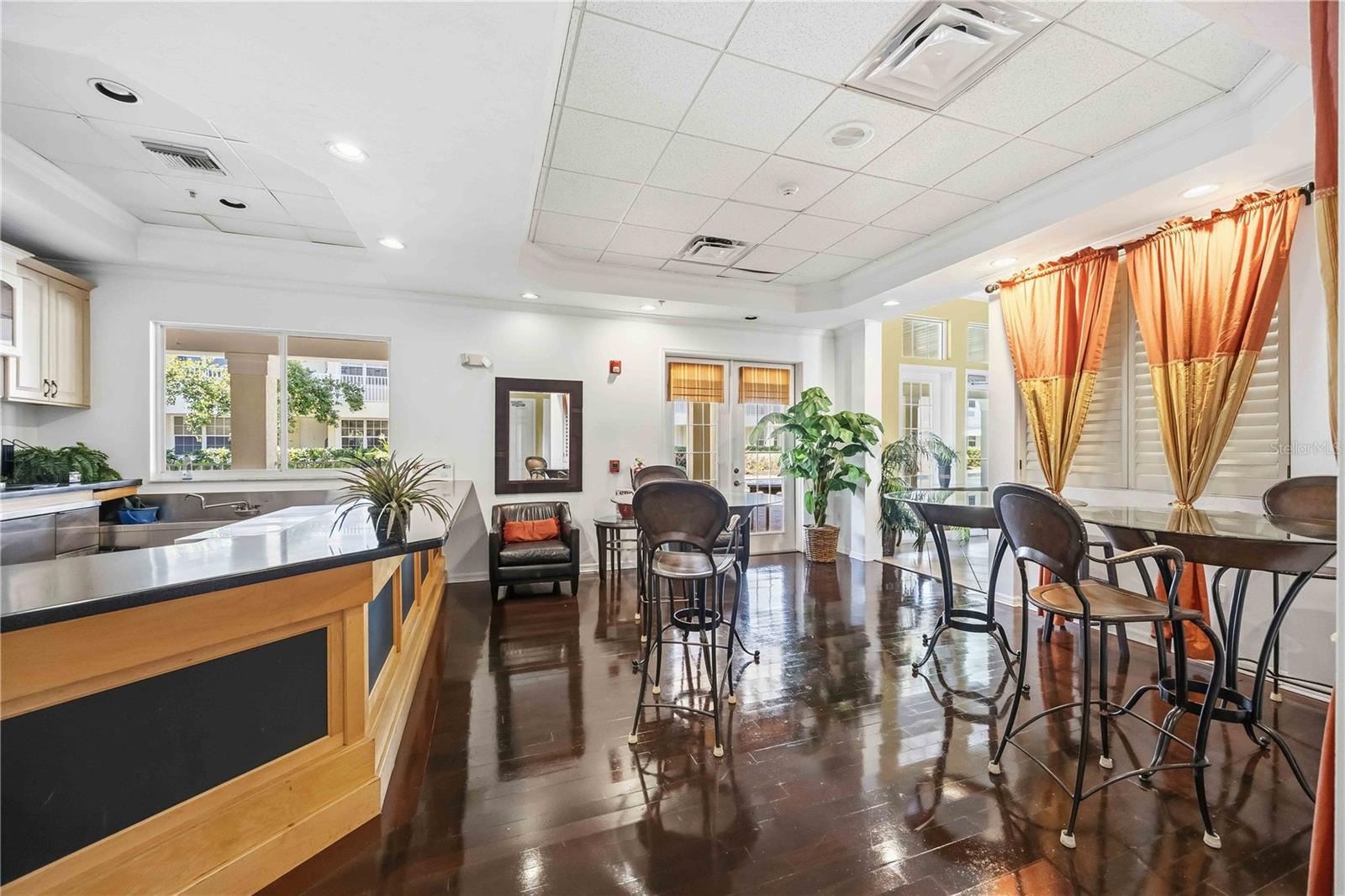 ACADEMY RESORT LODGE - Residential