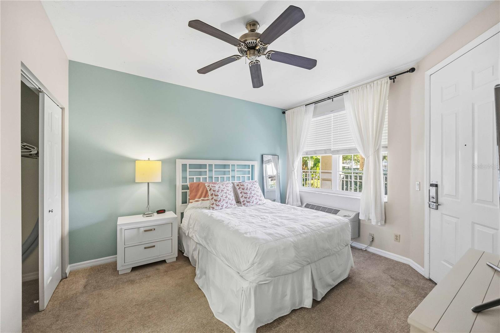 ACADEMY RESORT LODGE - Residential