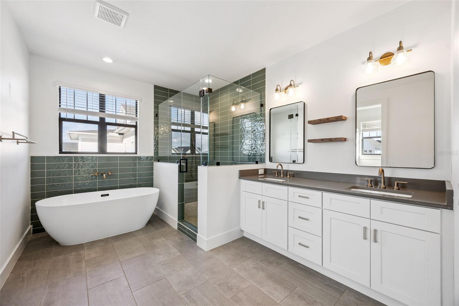 OAKLAND PARK - Residential