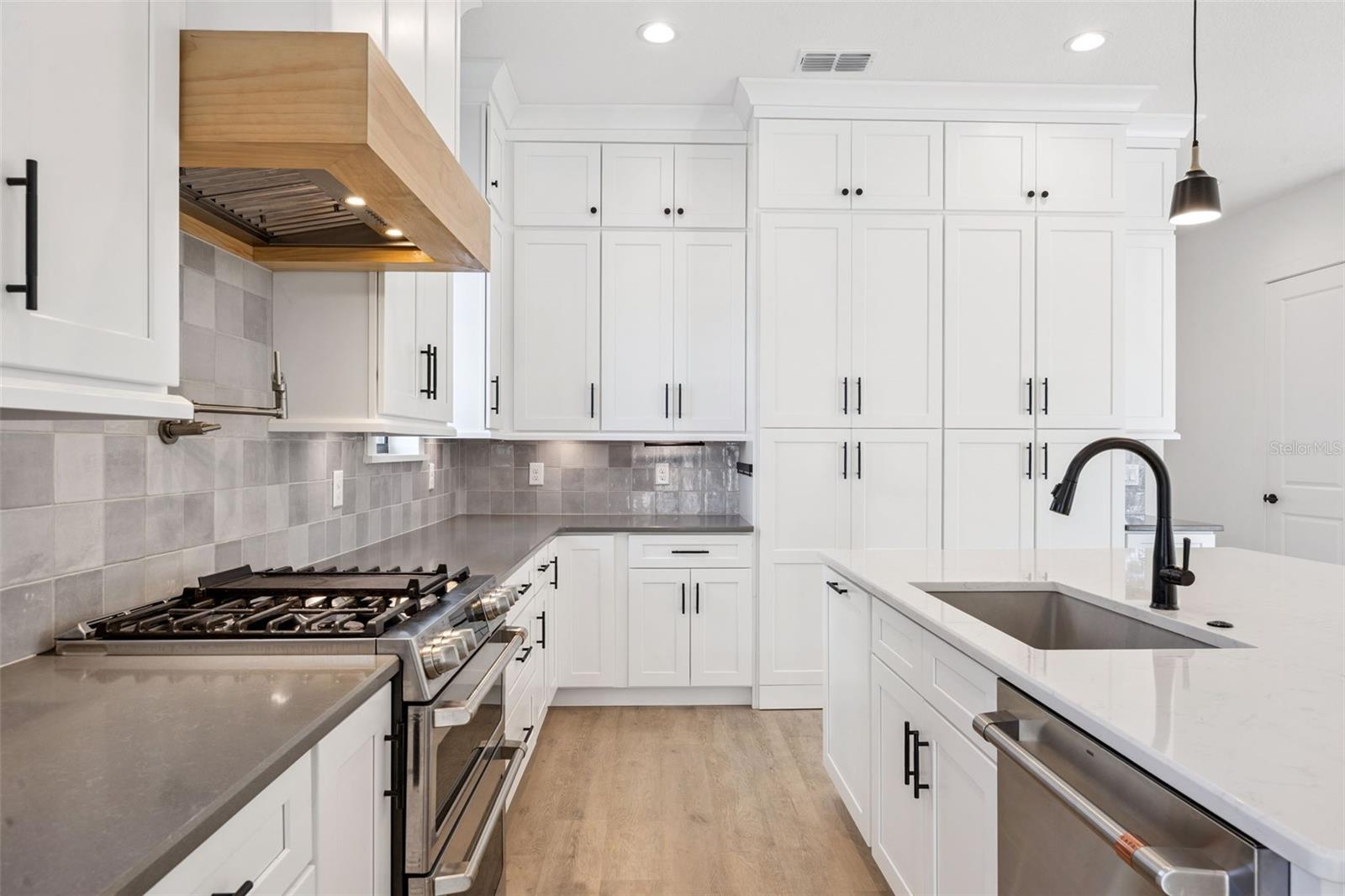 OAKLAND PARK - Residential