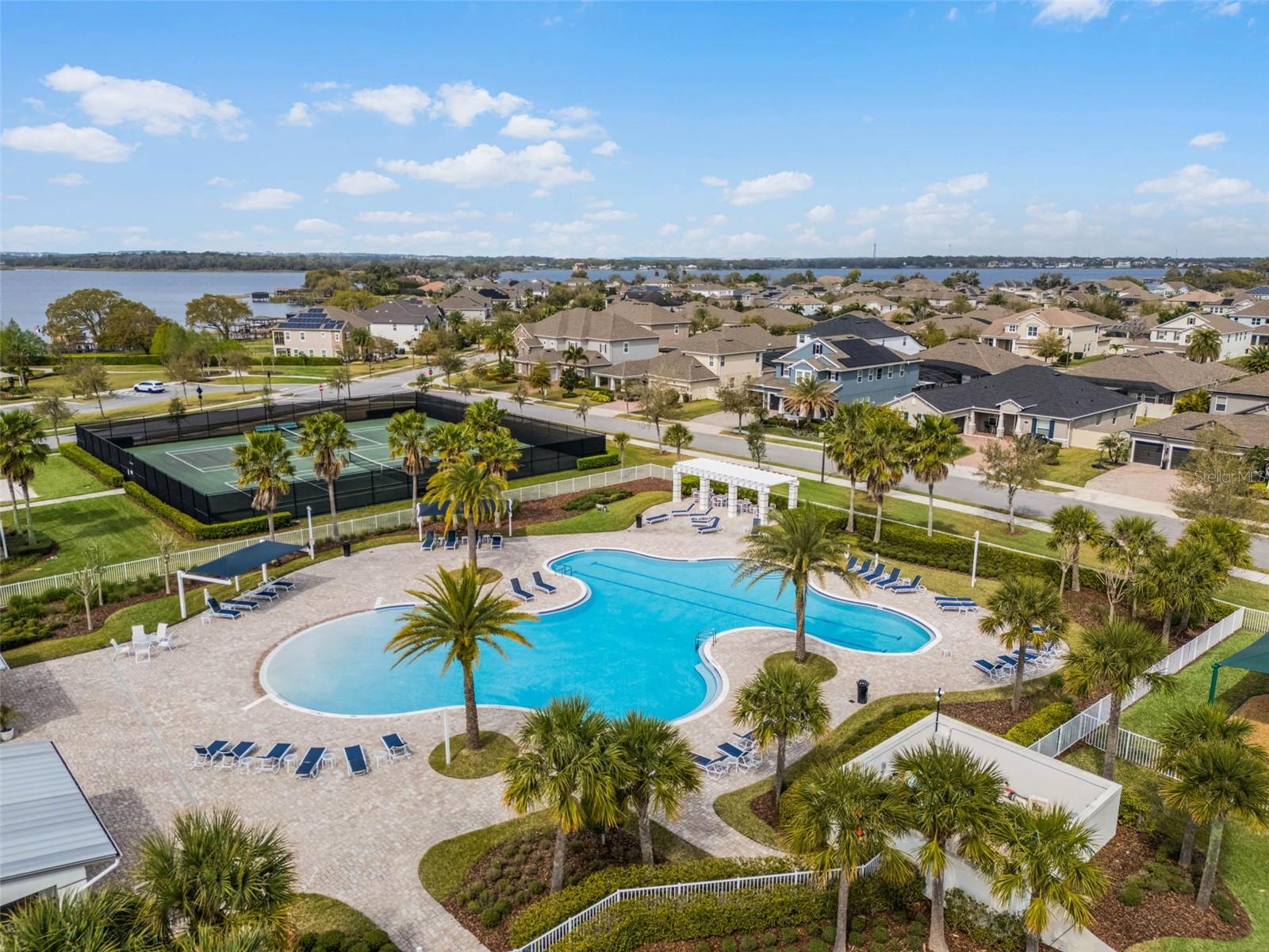 OAKLAND PARK - Residential