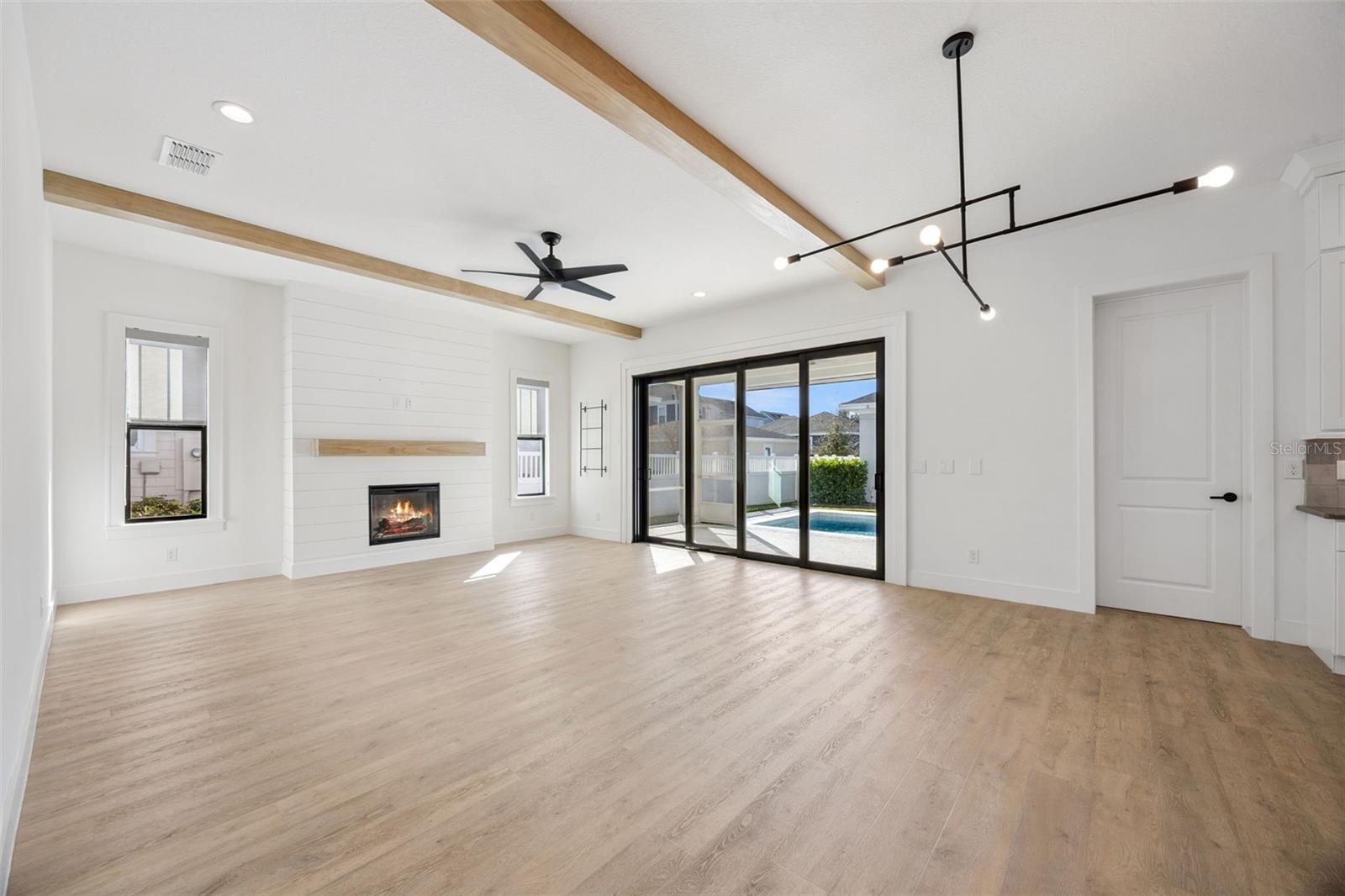 OAKLAND PARK - Residential