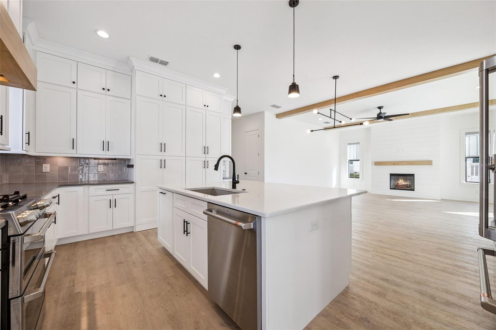 OAKLAND PARK - Residential