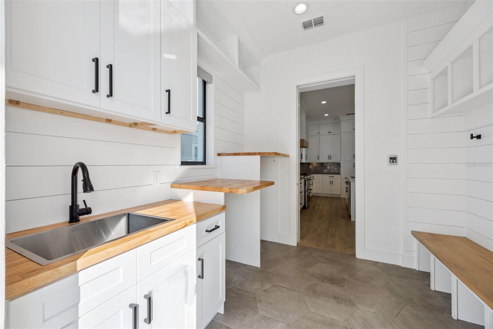 OAKLAND PARK - Residential