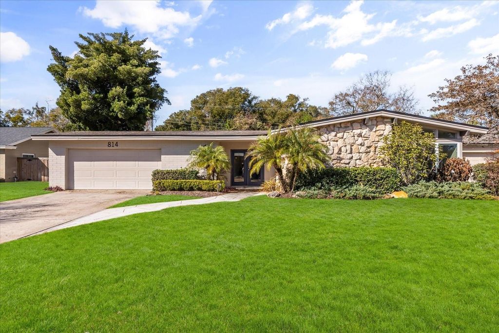 Photo of 814 N Thistle Lane, Maitland, FL 32751 (MLS # O6382345)